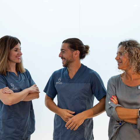 Fisioterapeutas de Fernando Arco Centro de Fisioterapia en Almería mostrando cercanía y profesionalidad Fisioterapeutas de Fernando Arco Centro de Fisioterapia en Almería mostrando cercanía y profesionalidad