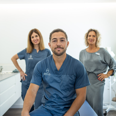 Equipo Fernando Arco Centro de Fisioterapia en Almería Fisioterapeutas del Centro de Fisioterapia Fernando Arco en Almería especializados en tratamiento del dolor muscular