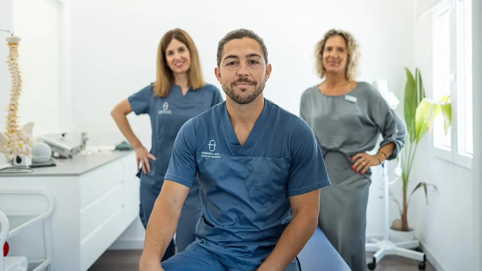 Fisioterapeutas del Centro de Fisioterapia Fernando Arco en Almería especializados en tratamiento del dolor muscular